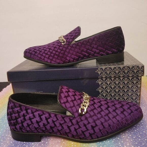 AMALI MEN'S DIAMOND QUILTED EMBOSSED FAUX VELVET LOAFER WITH METAL CHAIN. - Picture 3 of 8